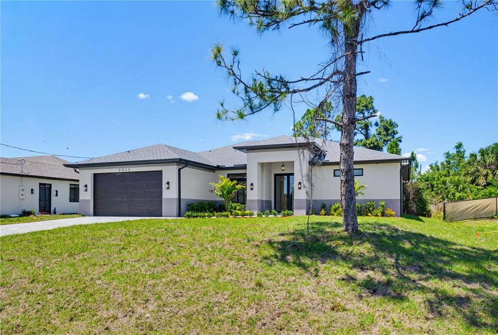 For Sale: $415,000 (3 beds, 2 baths, 1800 Square Feet)