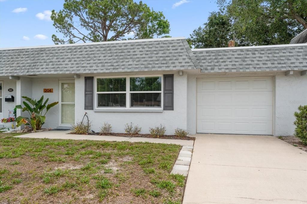 Active With Contract: $172,000 (1 beds, 2 baths, 825 Square Feet)
