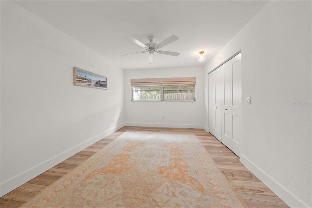 Active With Contract: $172,000 (1 beds, 2 baths, 825 Square Feet)