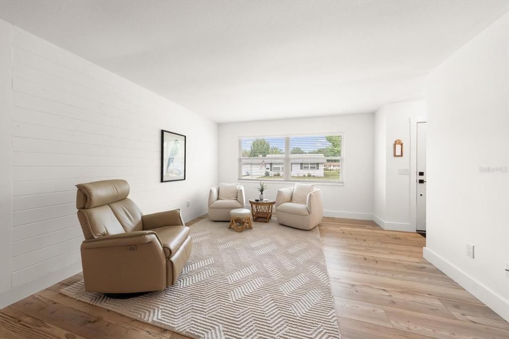 Active With Contract: $172,000 (1 beds, 2 baths, 825 Square Feet)
