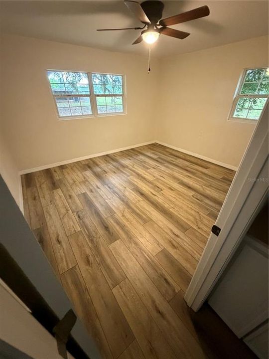 For Sale: $399,900 (2 beds, 1 baths, 1008 Square Feet)