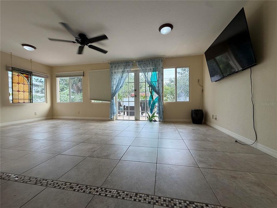 Activo con contrato: $467,000 (2 camas, 2 baños, 1269 Pies cuadrados)