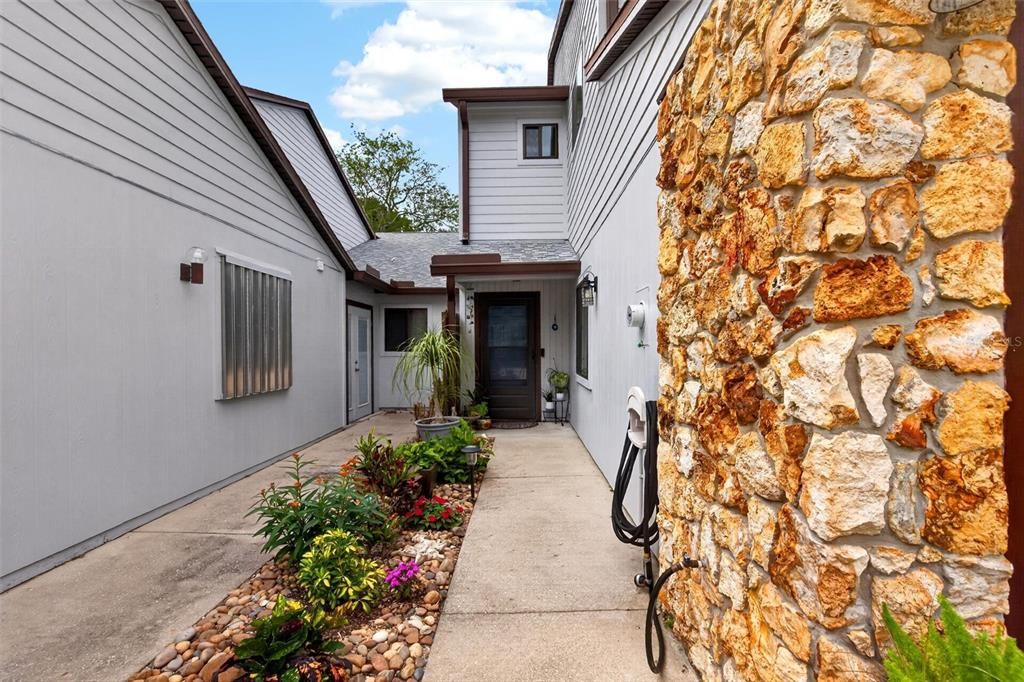 For Sale: $289,900 (3 beds, 2 baths, 1690 Square Feet)