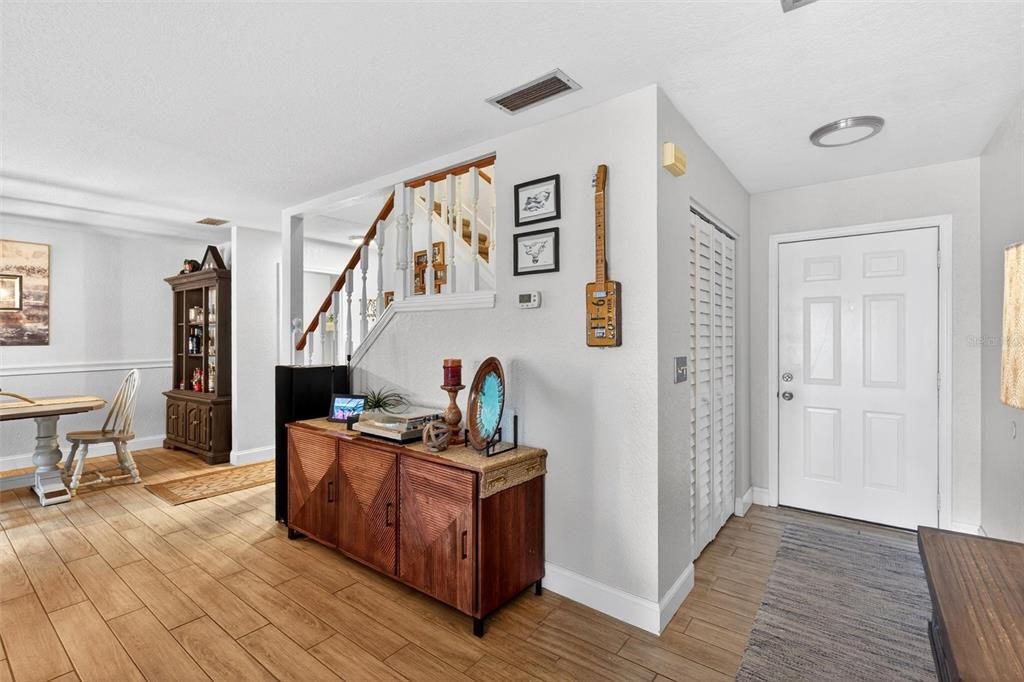 For Sale: $289,900 (3 beds, 2 baths, 1690 Square Feet)