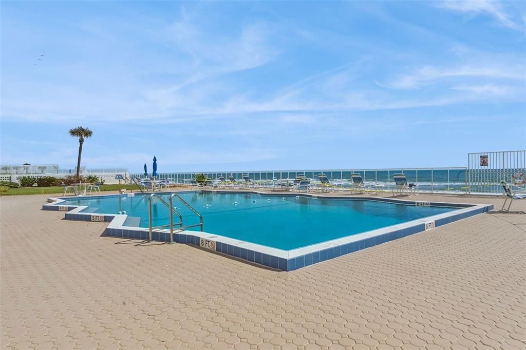 For Sale: $397,900 (2 beds, 2 baths, 1360 Square Feet)