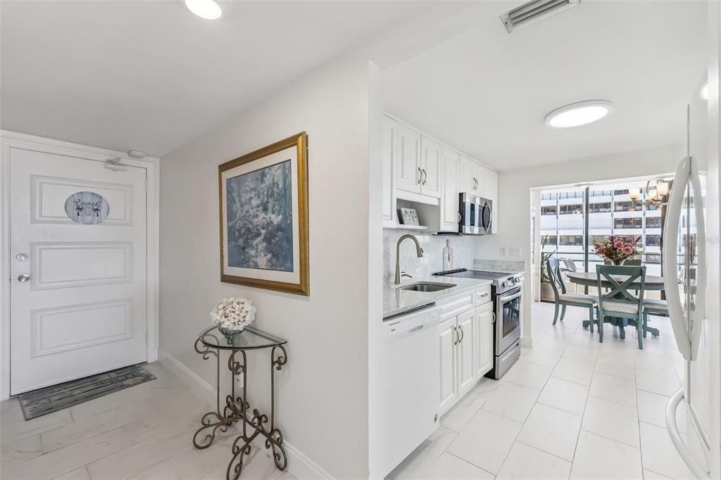 For Sale: $397,900 (2 beds, 2 baths, 1360 Square Feet)