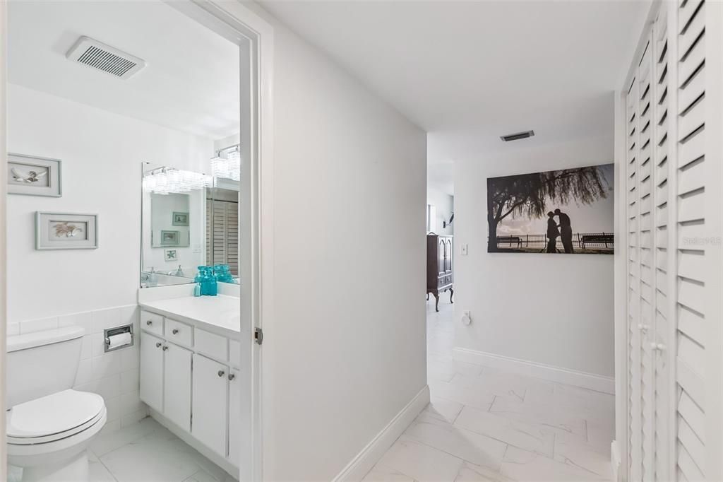 For Sale: $397,900 (2 beds, 2 baths, 1360 Square Feet)