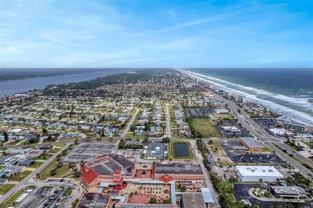 For Sale: $397,900 (2 beds, 2 baths, 1360 Square Feet)