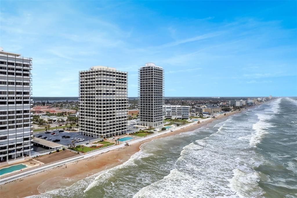 For Sale: $397,900 (2 beds, 2 baths, 1360 Square Feet)