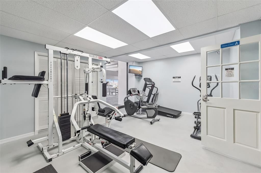 For Sale: $397,900 (2 beds, 2 baths, 1360 Square Feet)