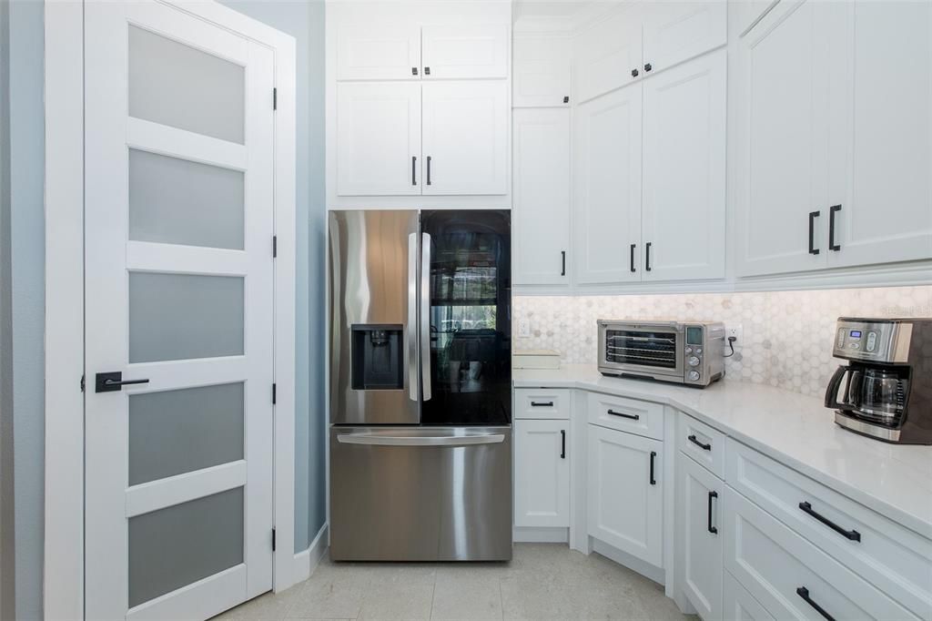 Activo con contrato: $849,900 (4 camas, 3 baños, 2943 Pies cuadrados)