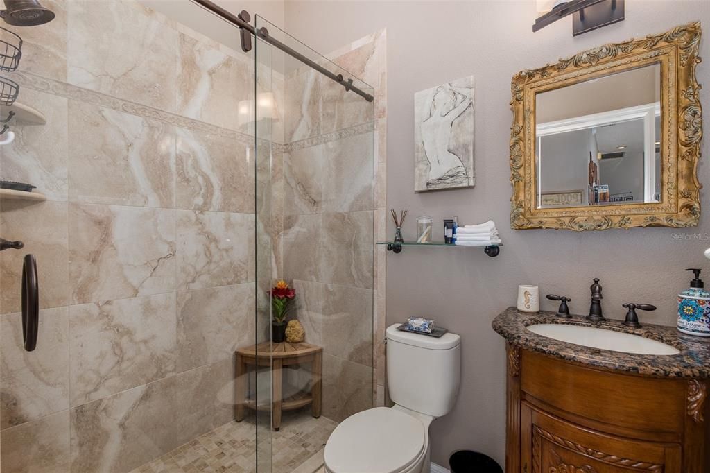 Activo con contrato: $849,900 (4 camas, 3 baños, 2943 Pies cuadrados)