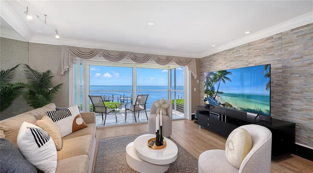 For Sale: $999,000 (3 beds, 2 baths, 1323 Square Feet)
