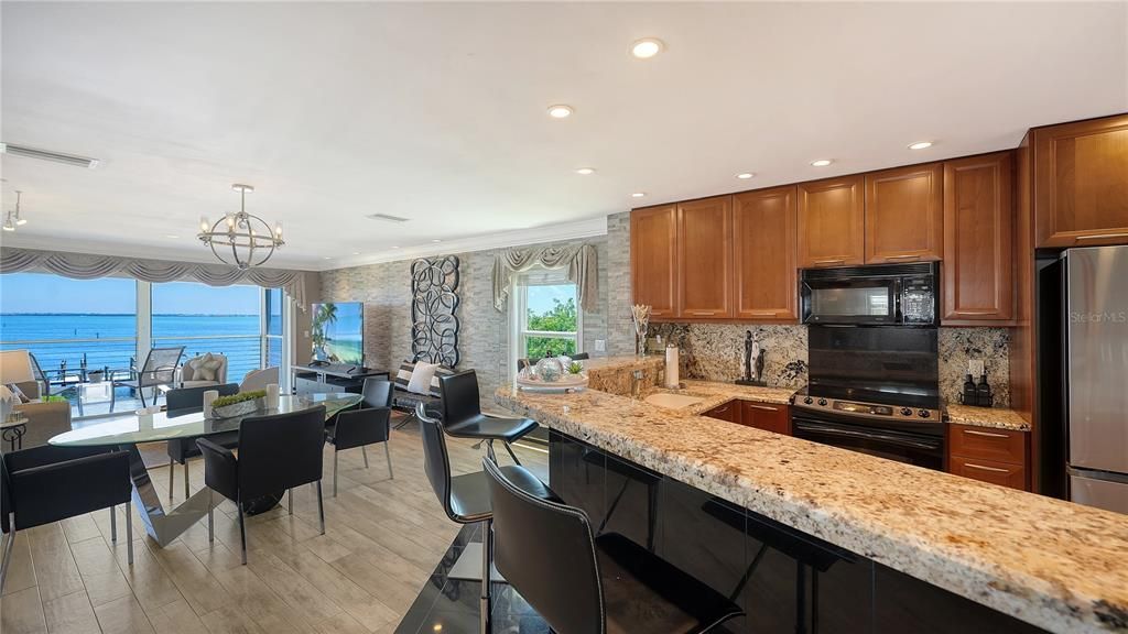For Sale: $999,000 (3 beds, 2 baths, 1323 Square Feet)