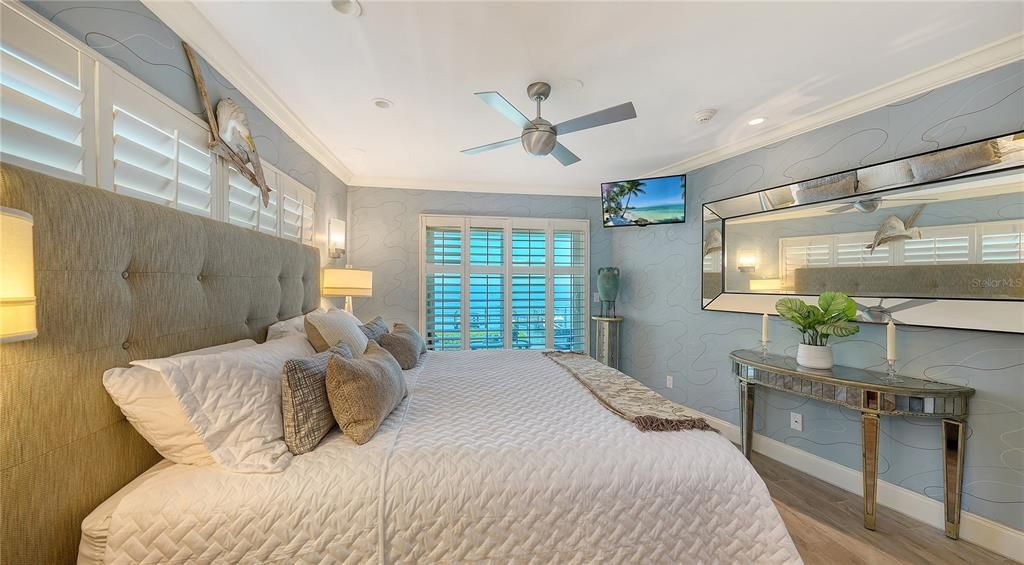 For Sale: $999,000 (3 beds, 2 baths, 1323 Square Feet)