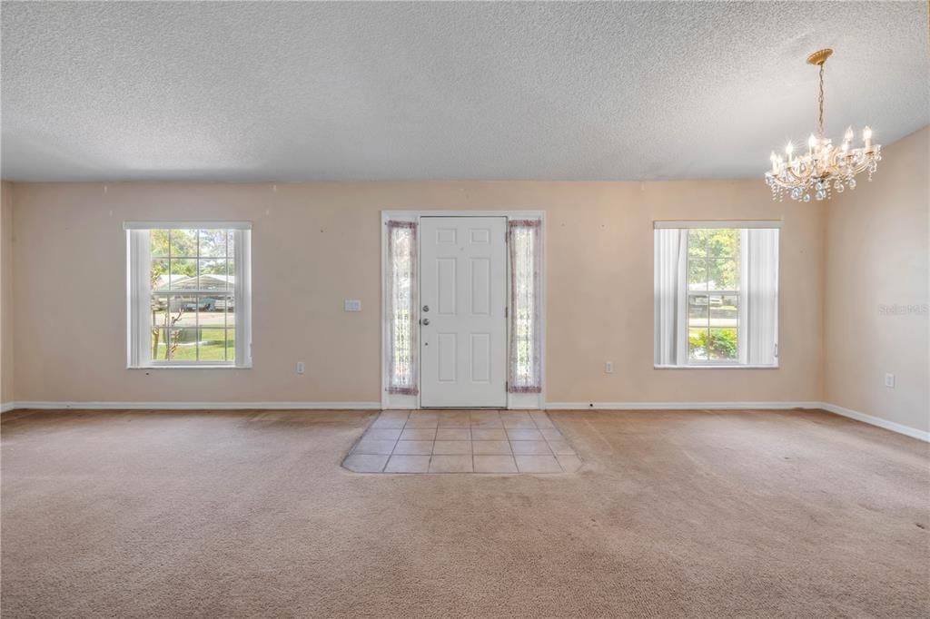 For Sale: $325,000 (3 beds, 2 baths, 1636 Square Feet)