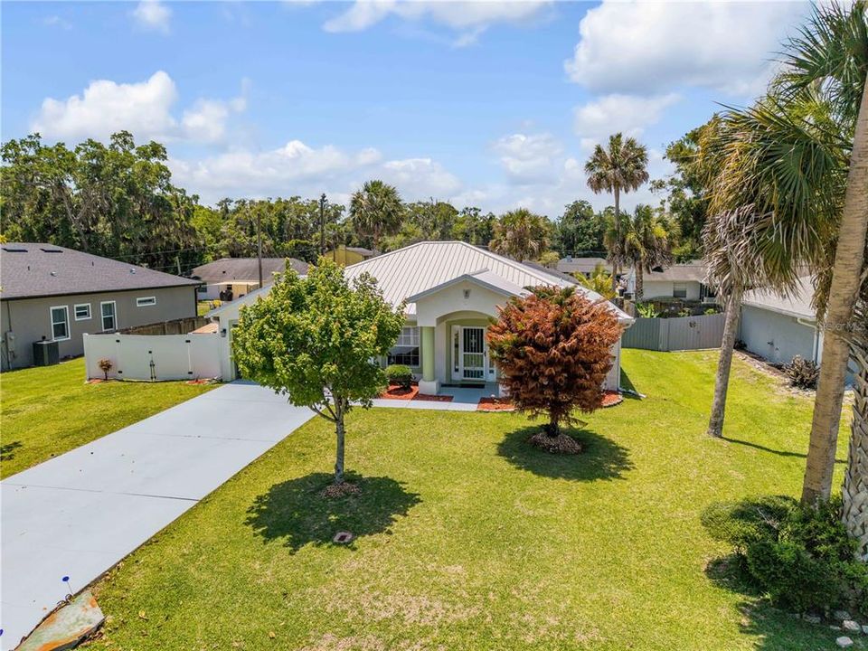 For Sale: $325,000 (3 beds, 2 baths, 1636 Square Feet)