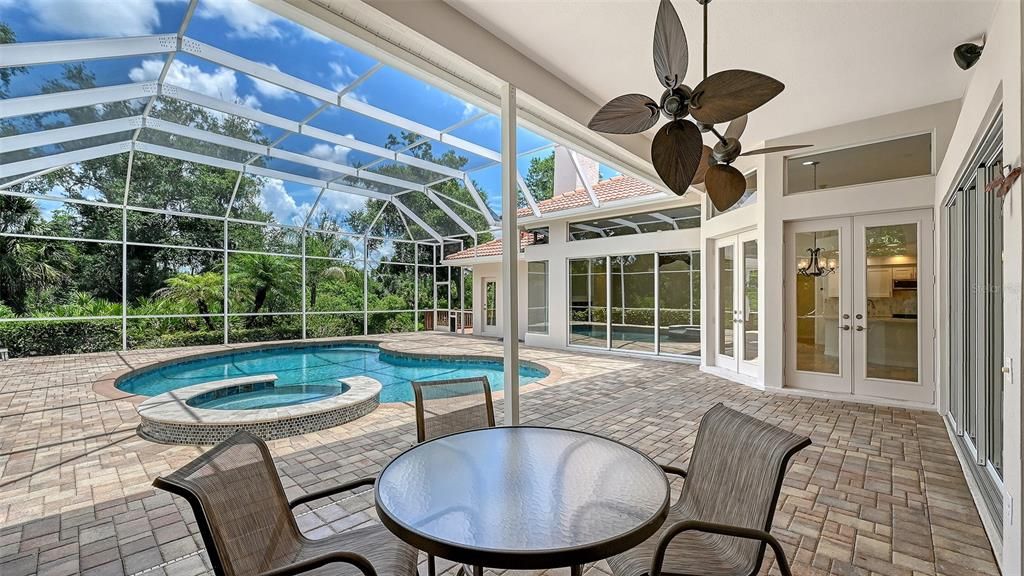 En Venta: $995,000 (4 camas, 3 baños, 3193 Pies cuadrados)