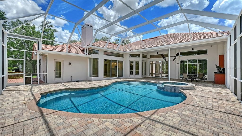En Venta: $995,000 (4 camas, 3 baños, 3193 Pies cuadrados)