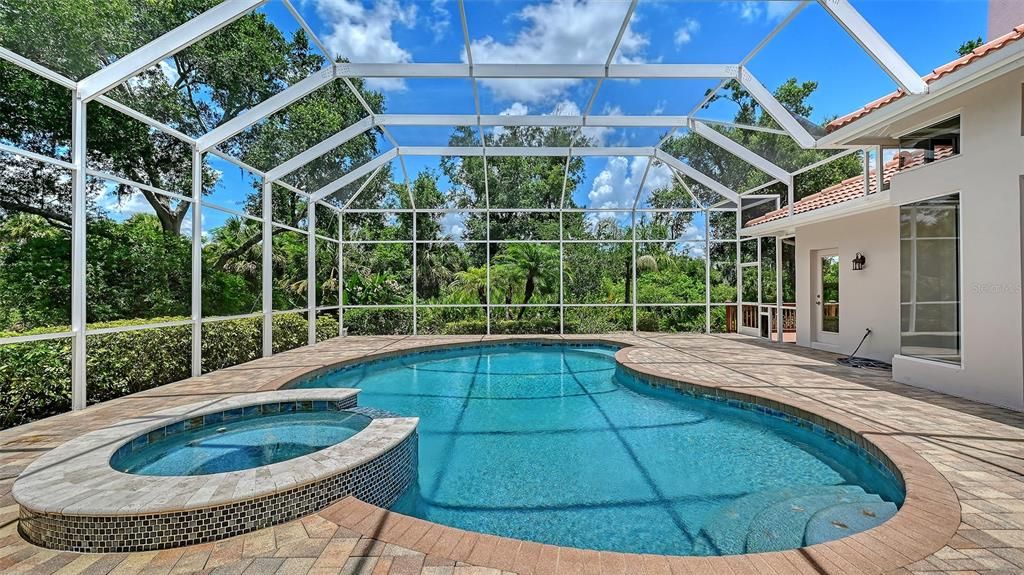 En Venta: $995,000 (4 camas, 3 baños, 3193 Pies cuadrados)