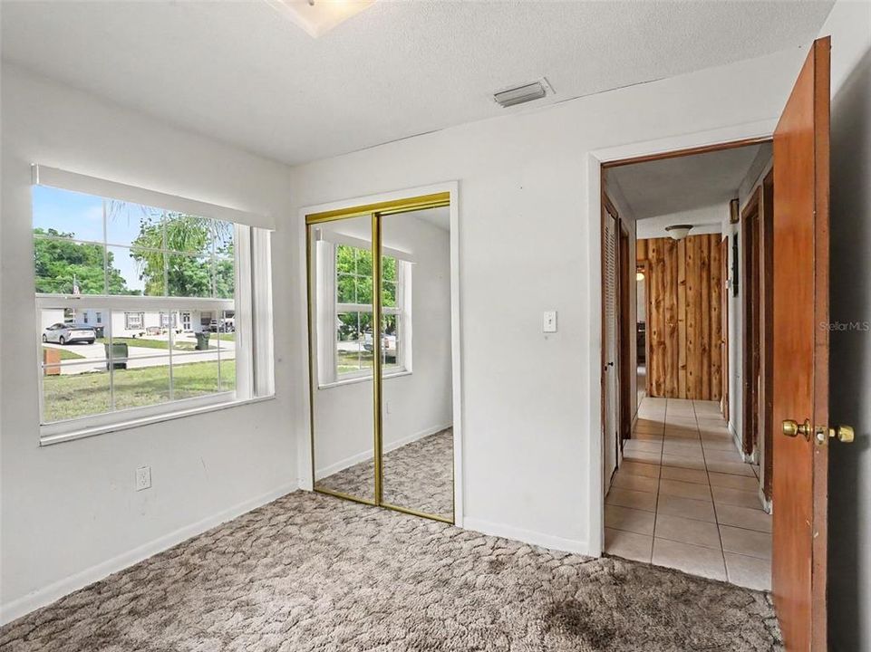 For Sale: $270,000 (3 beds, 1 baths, 892 Square Feet)
