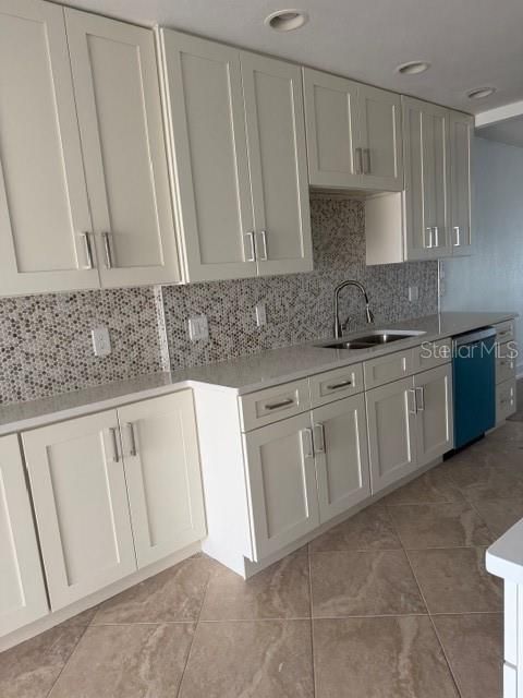На продажу: $529,900 (2 спален, 2 ванн, 1650 Квадратных фут)