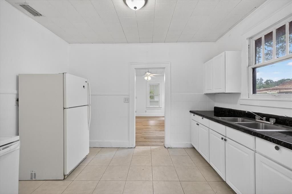 En Venta: $325,000 (4 camas, 0 baños, 1400 Pies cuadrados)