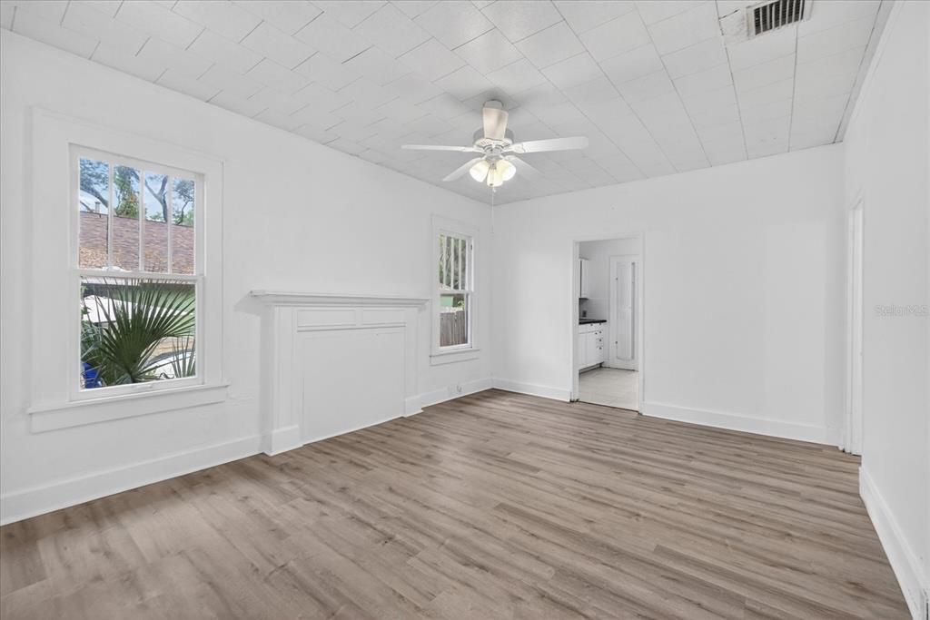 En Venta: $325,000 (4 camas, 0 baños, 1400 Pies cuadrados)