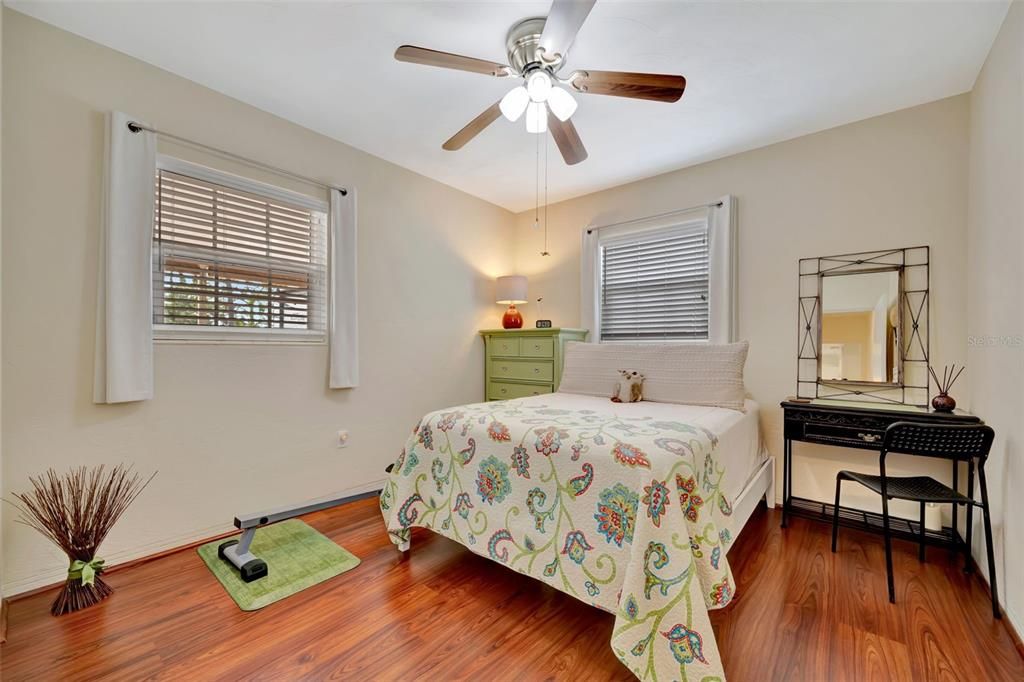 En Venta: $409,900 (2 camas, 2 baños, 1341 Pies cuadrados)