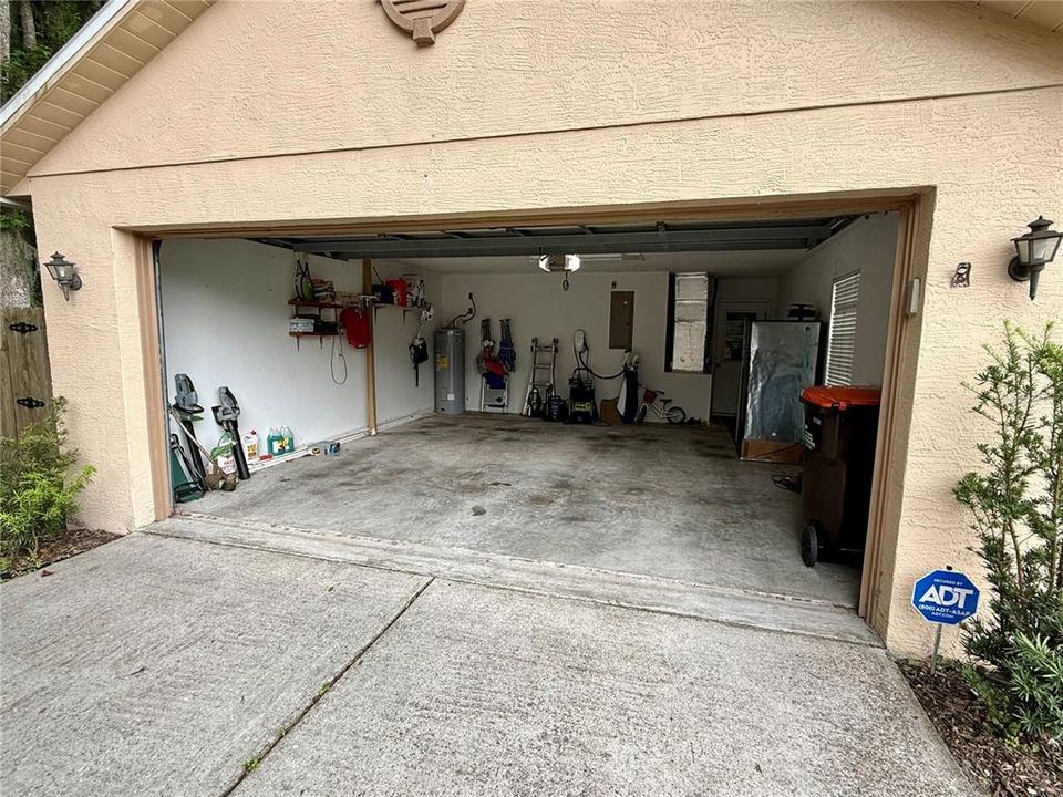 Activo con contrato: $349,900 (3 camas, 2 baños, 1726 Pies cuadrados)