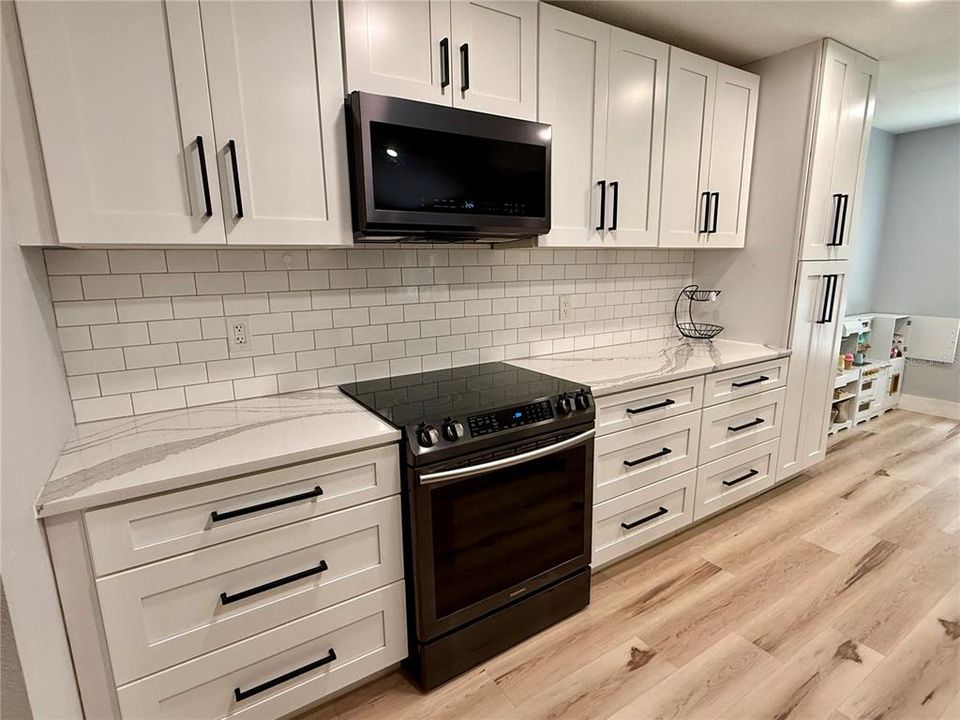 Activo con contrato: $349,900 (3 camas, 2 baños, 1726 Pies cuadrados)
