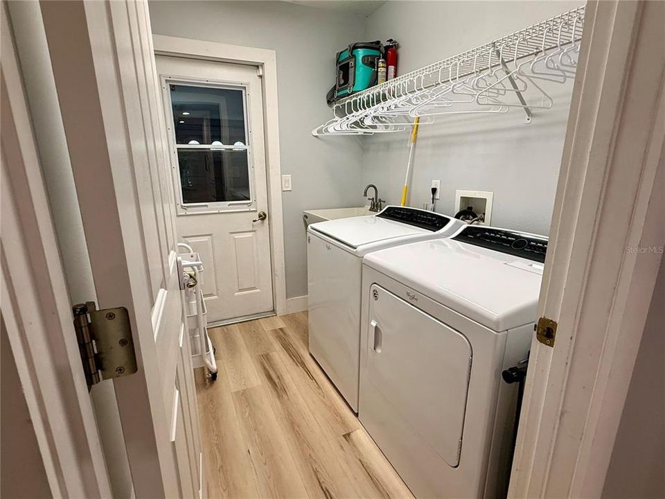 Activo con contrato: $349,900 (3 camas, 2 baños, 1726 Pies cuadrados)