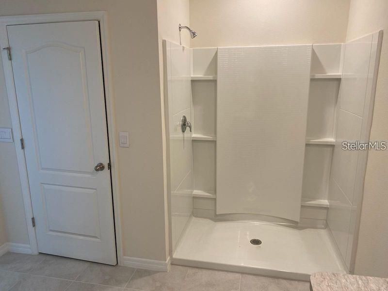 For Rent: $2,300 (4 beds, 2 baths, 2328 Square Feet)
