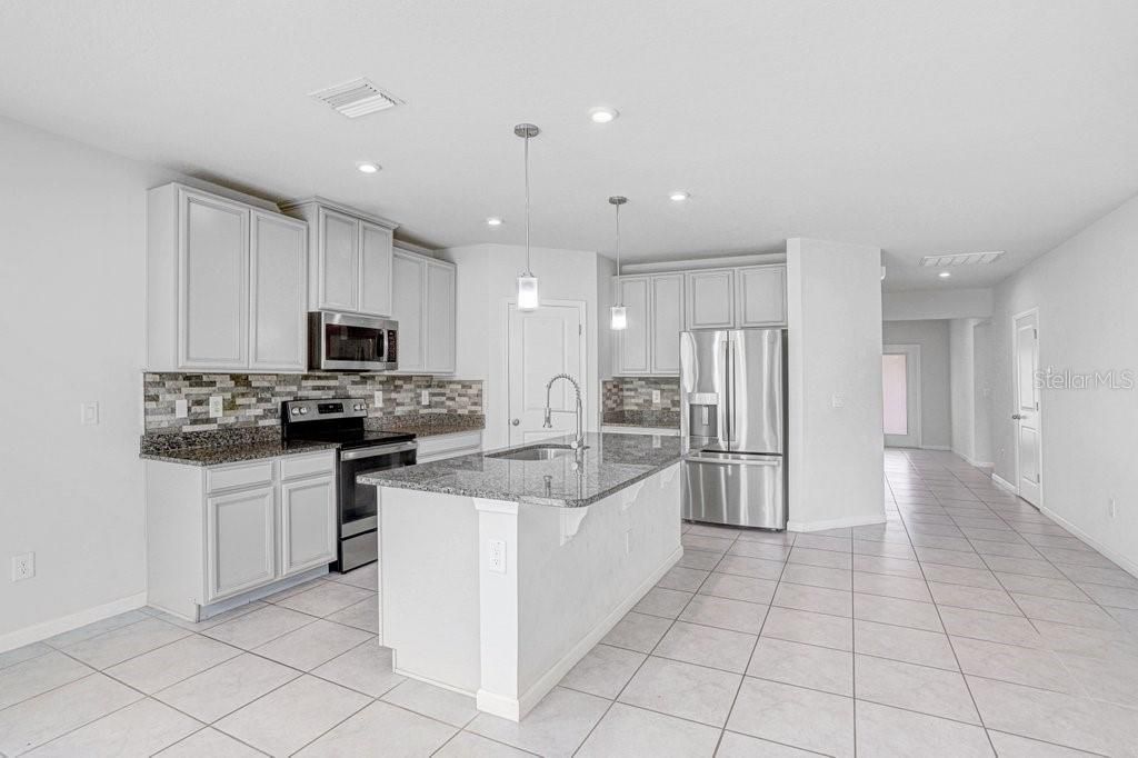 Active With Contract: $355,000 (4 beds, 2 baths, 1829 Square Feet)
