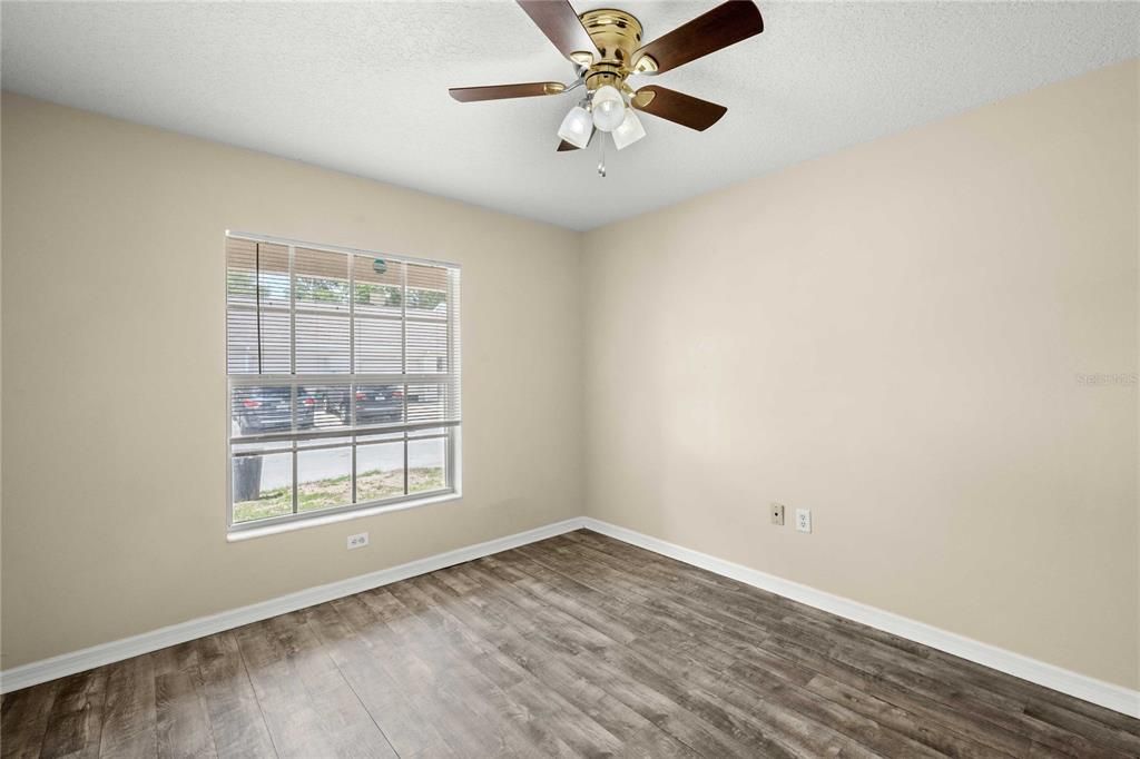 For Sale: $150,000 (2 beds, 2 baths, 1212 Square Feet)