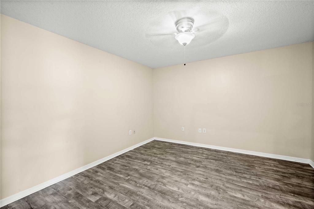 For Sale: $150,000 (2 beds, 2 baths, 1212 Square Feet)