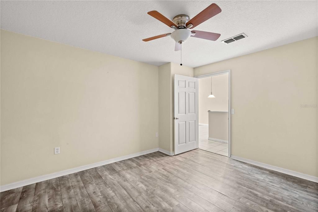 For Sale: $150,000 (2 beds, 2 baths, 1212 Square Feet)