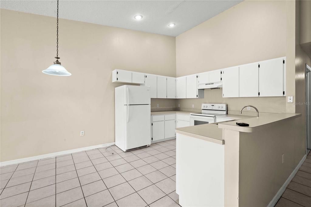 For Sale: $150,000 (2 beds, 2 baths, 1212 Square Feet)