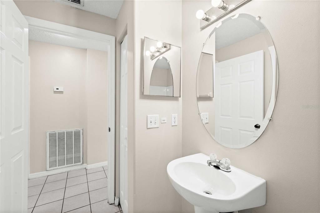 For Sale: $150,000 (2 beds, 2 baths, 1212 Square Feet)