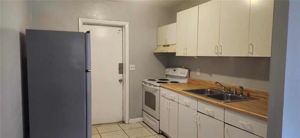 В аренду: $1,350 (2 спален, 1 ванн, 1296 Квадратных фут)