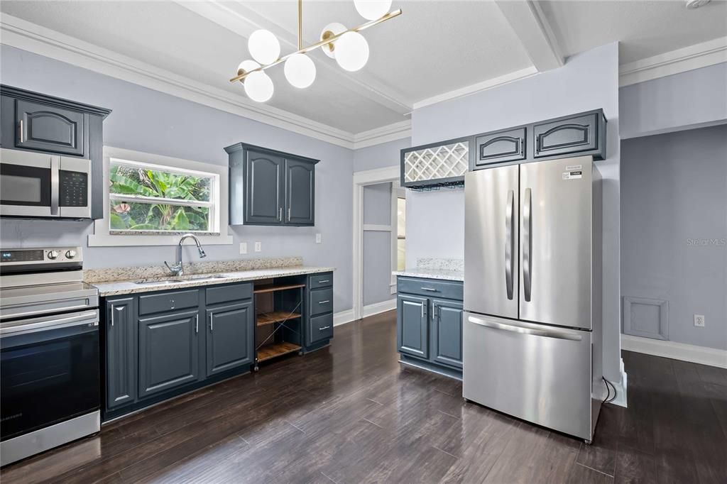 For Sale: $432,500 (4 beds, 2 baths, 1202 Square Feet)