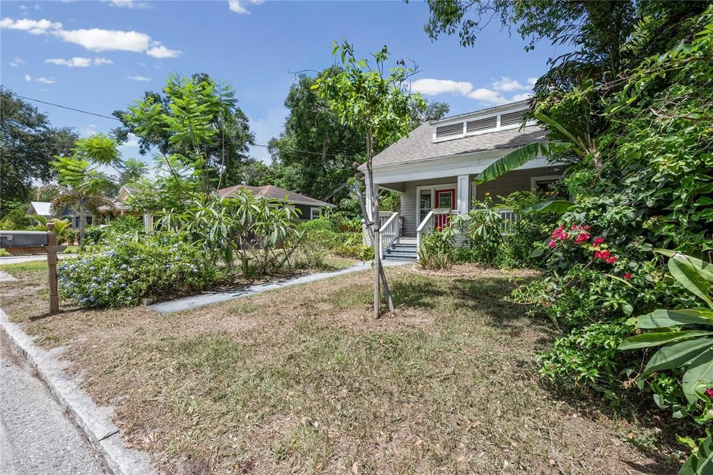 For Sale: $432,500 (4 beds, 2 baths, 1202 Square Feet)