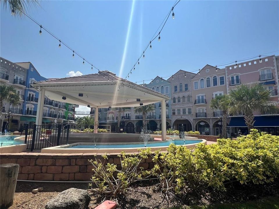 For Sale: $179,900 (2 beds, 1 baths, 1600 Square Feet)