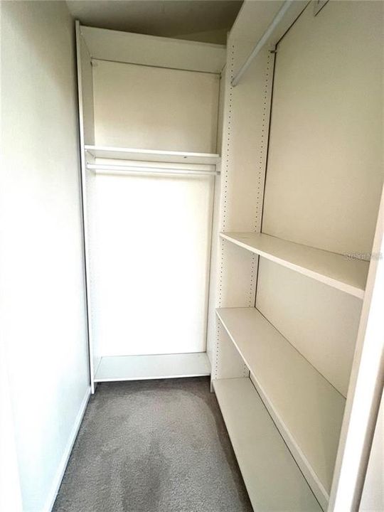 For Sale: $179,900 (2 beds, 1 baths, 1600 Square Feet)