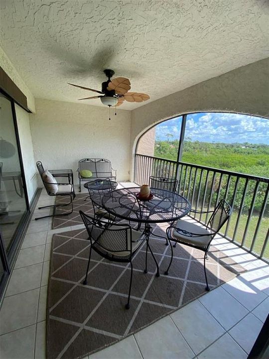 For Sale: $179,000 (2 beds, 2 baths, 1308 Square Feet)