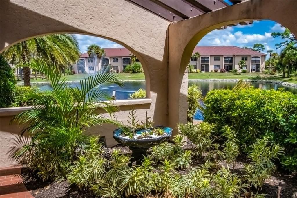For Sale: $179,000 (2 beds, 2 baths, 1308 Square Feet)
