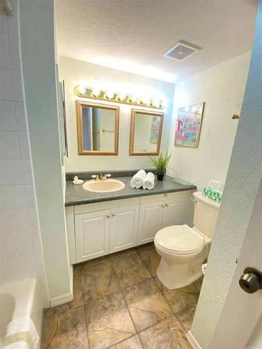 For Sale: $179,000 (2 beds, 2 baths, 1308 Square Feet)
