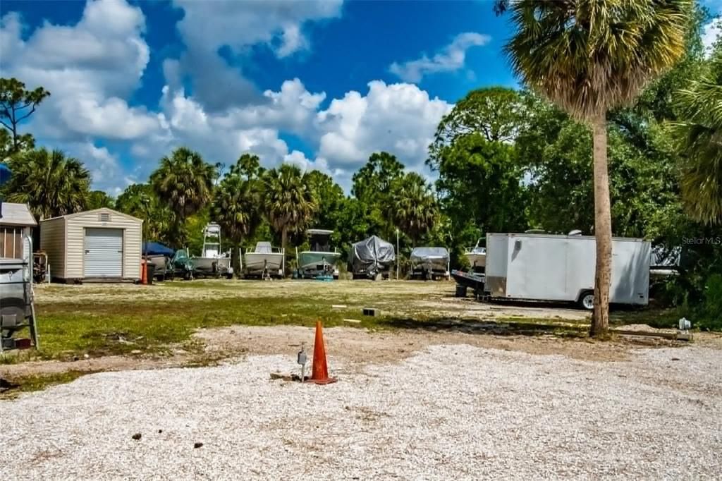 For Sale: $179,000 (2 beds, 2 baths, 1308 Square Feet)
