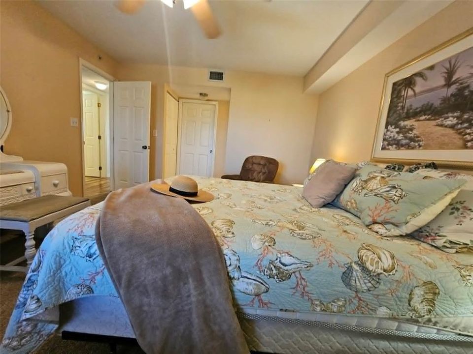 For Sale: $179,000 (2 beds, 2 baths, 1308 Square Feet)