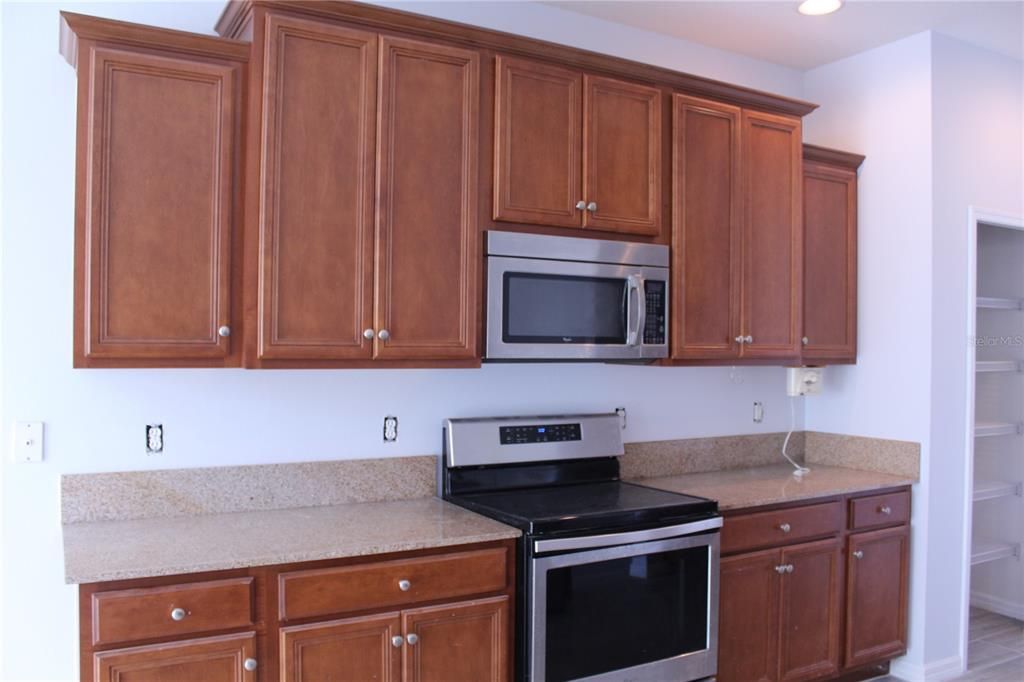 For Rent: $3,100 (3 beds, 3 baths, 2254 Square Feet)